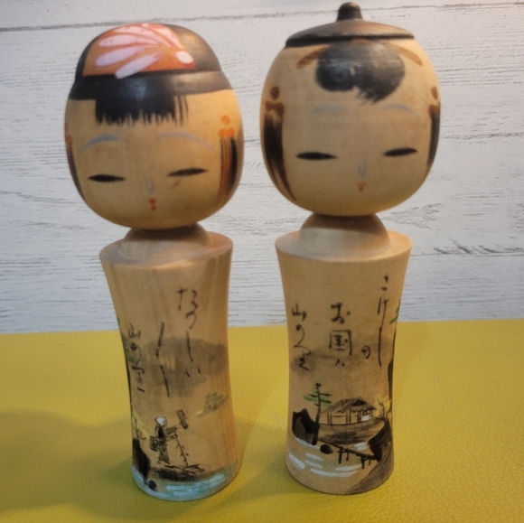 Handcrafted Wooden Kokeshi Doll Couple - Picture 1 of 12